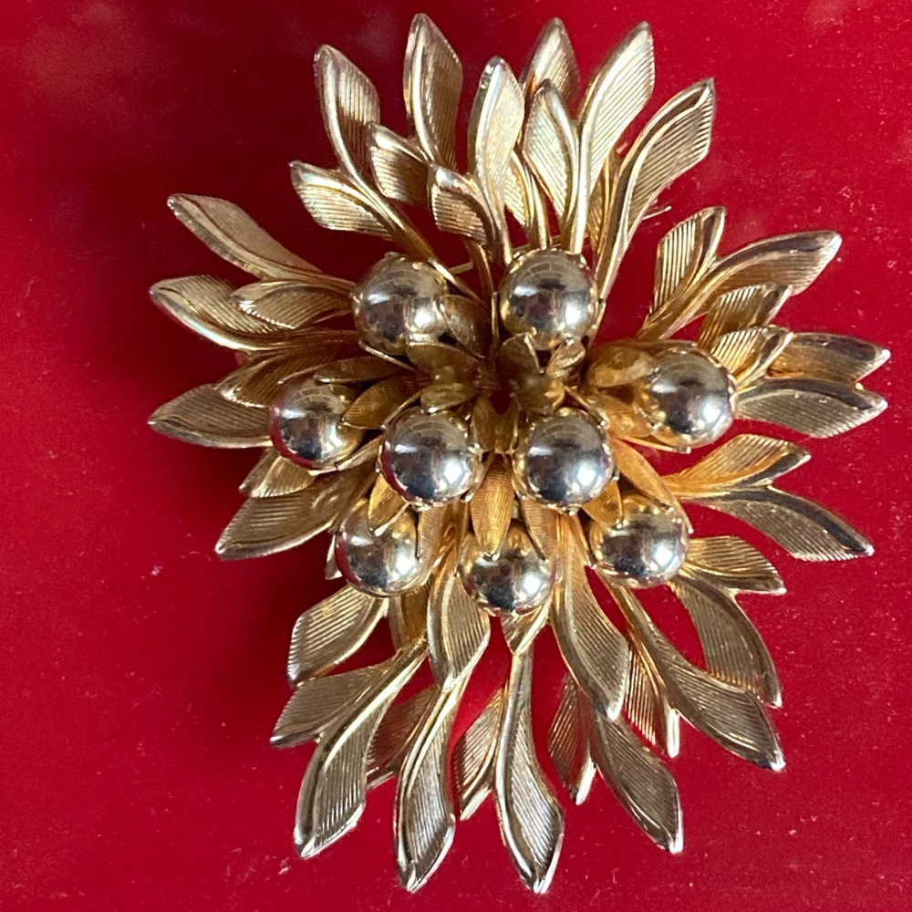 Vintage Floral Brooch